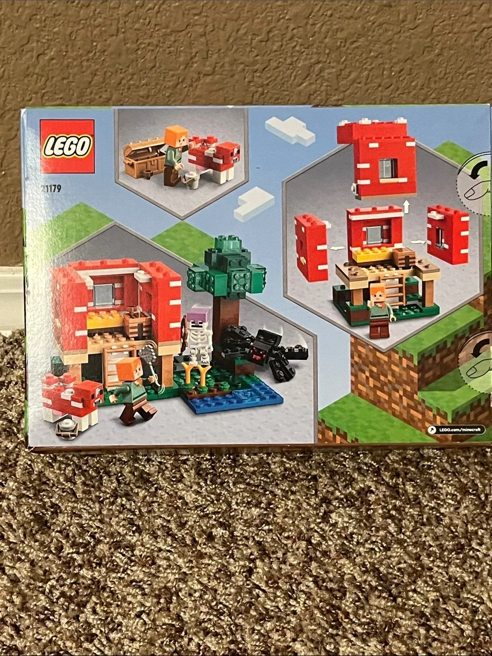 LEGO Minecraft The Mushroom House Set - Retired - Picture 4 of 13
